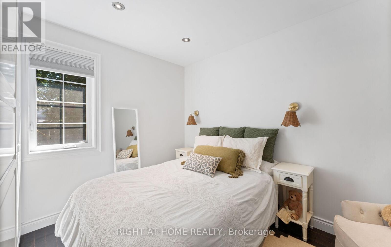 111 Fourth Street, Toronto, Ontario  M8V 2Y6 - Photo 12 - W12446754