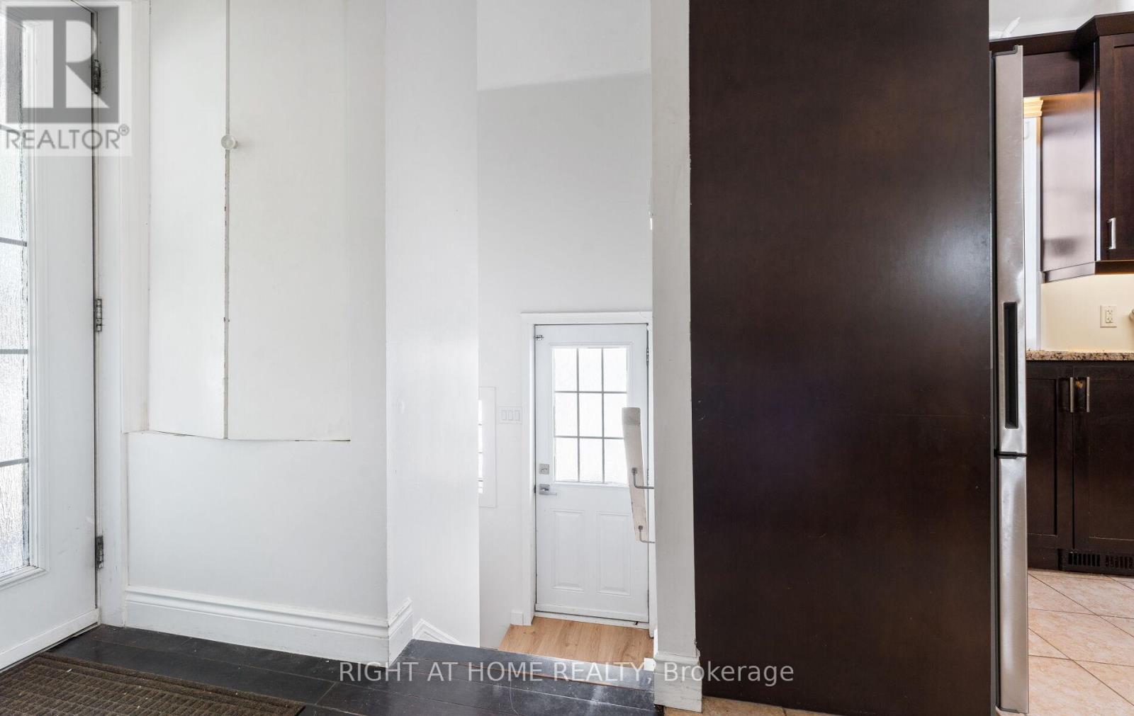 111 Fourth Street, Toronto, Ontario  M8V 2Y6 - Photo 14 - W12446754