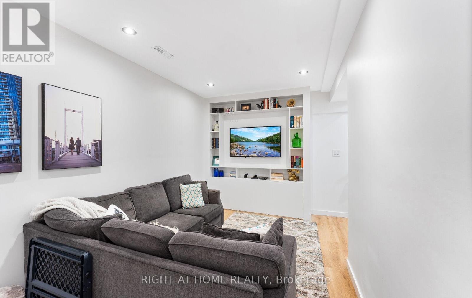 111 Fourth Street, Toronto, Ontario  M8V 2Y6 - Photo 16 - W12446754