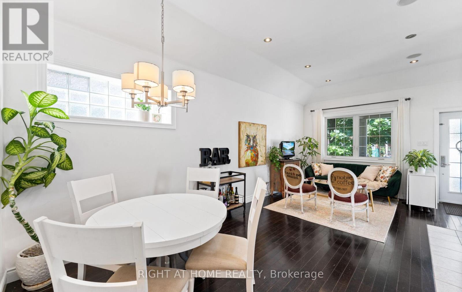 111 Fourth Street, Toronto, Ontario  M8V 2Y6 - Photo 5 - W12446754