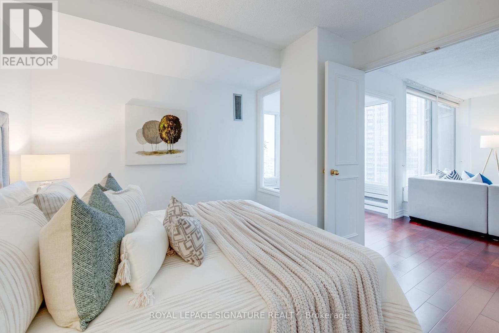 2108 - 1 Palace Pier Court, Toronto, Ontario  M8V 3W9 - Photo 9 - W12446786