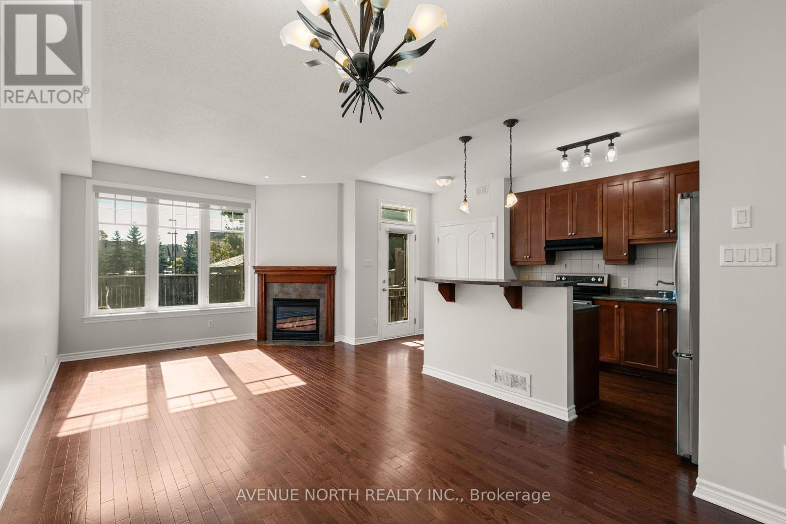 108 Hillman Marsh Way, Ottawa, Ontario  K1T 0B1 - Photo 13 - X12446462