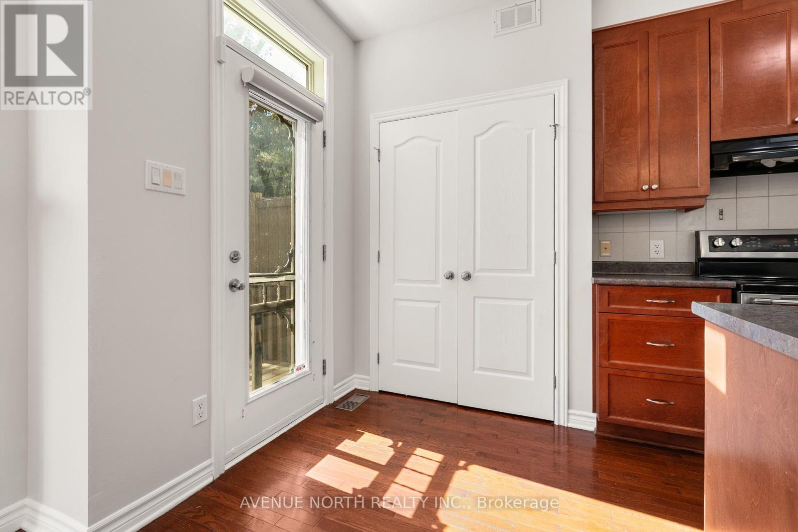108 Hillman Marsh Way, Ottawa, Ontario  K1T 0B1 - Photo 18 - X12446462