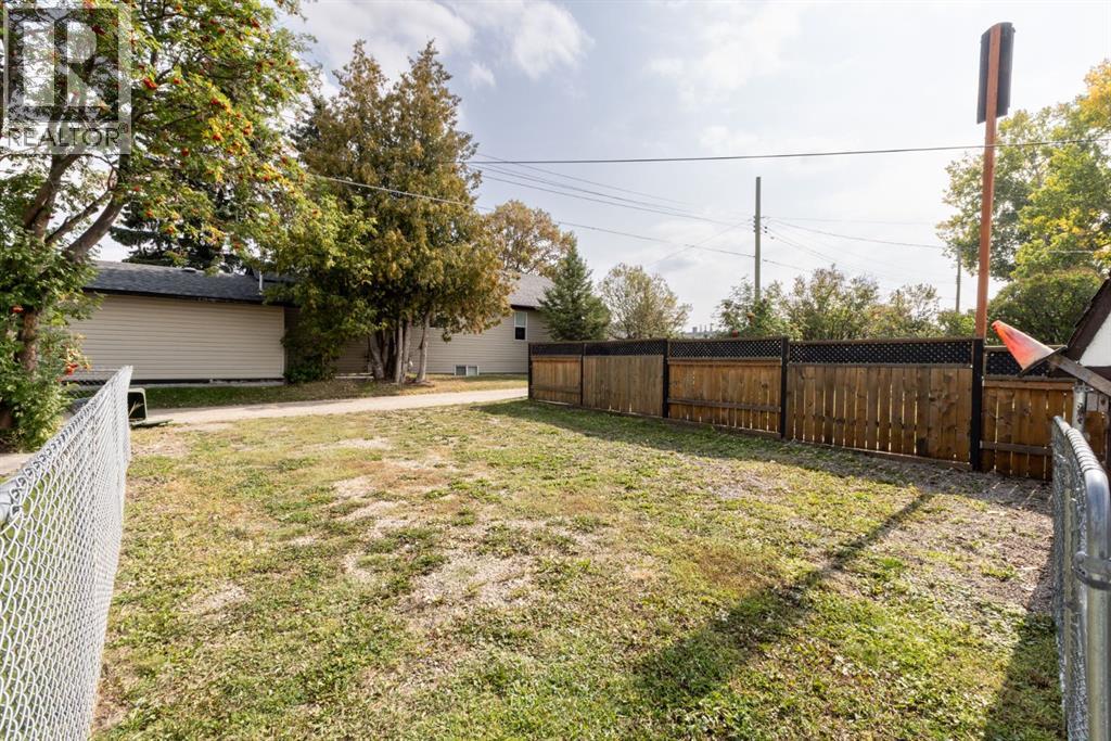 4408 50 Avenue, Innisfail, Alberta  T4G 1M4 - Photo 9 - A2257947