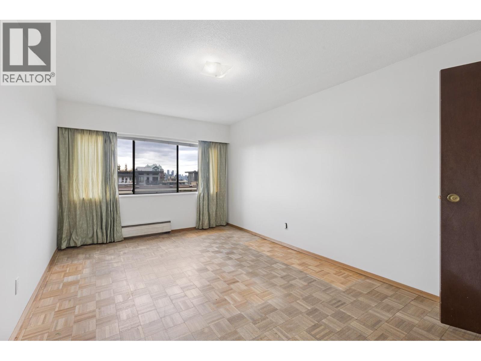 211 155 E 5th Street, North Vancouver, British Columbia  V7L 1L3 - Photo 10 - R3055213