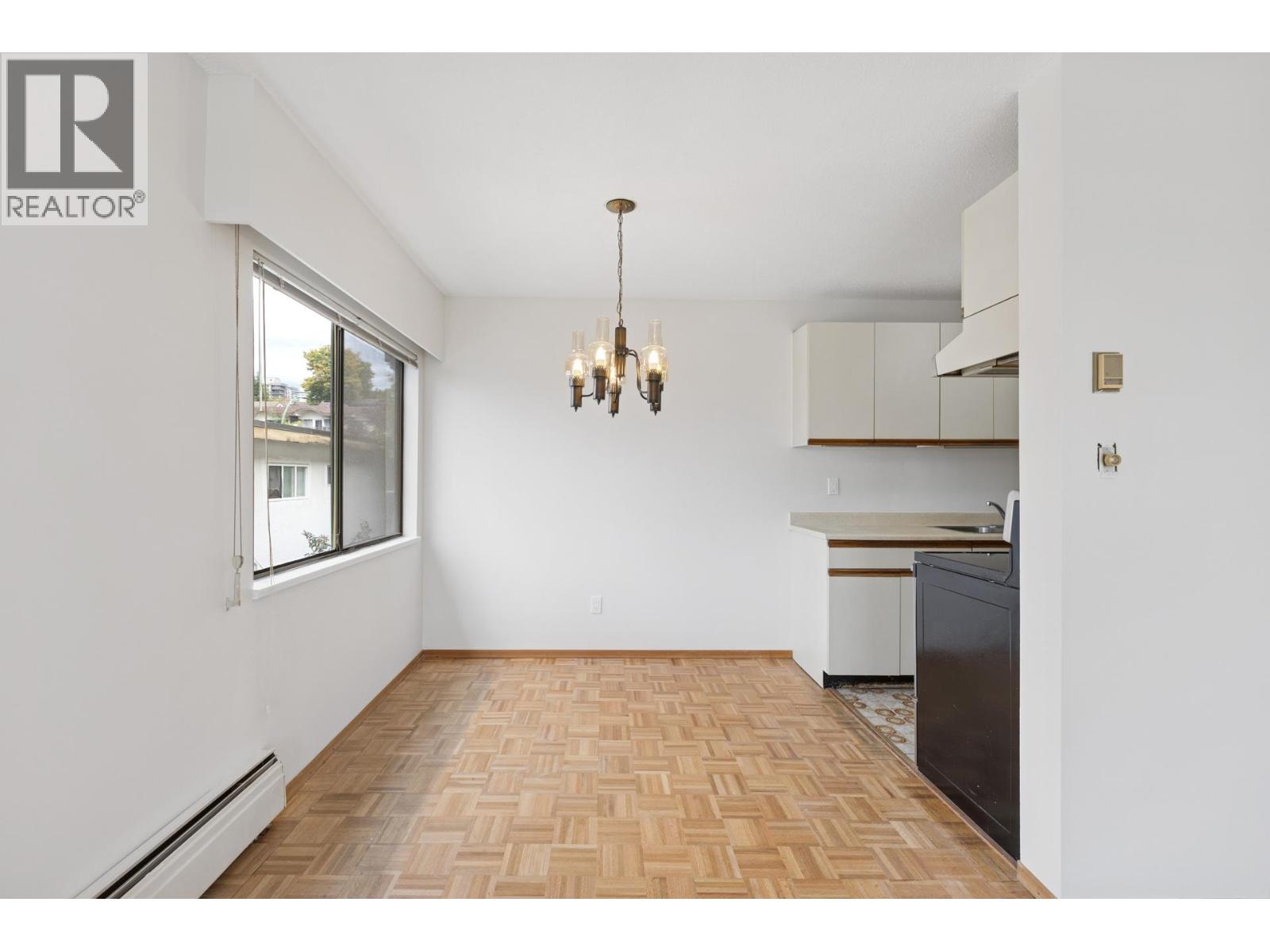 211 155 E 5th Street, North Vancouver, British Columbia  V7L 1L3 - Photo 6 - R3055213