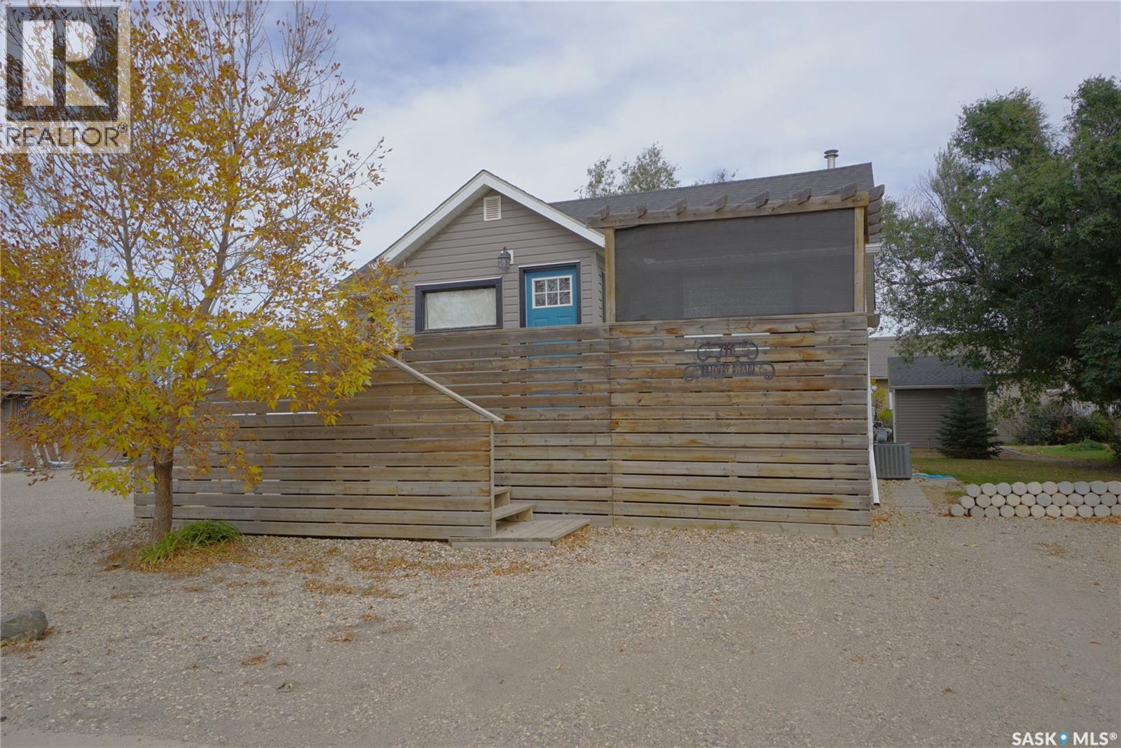 710 Railway Avenue, Milestone, Saskatchewan  S0G 3L0 - Photo 1 - SK020181