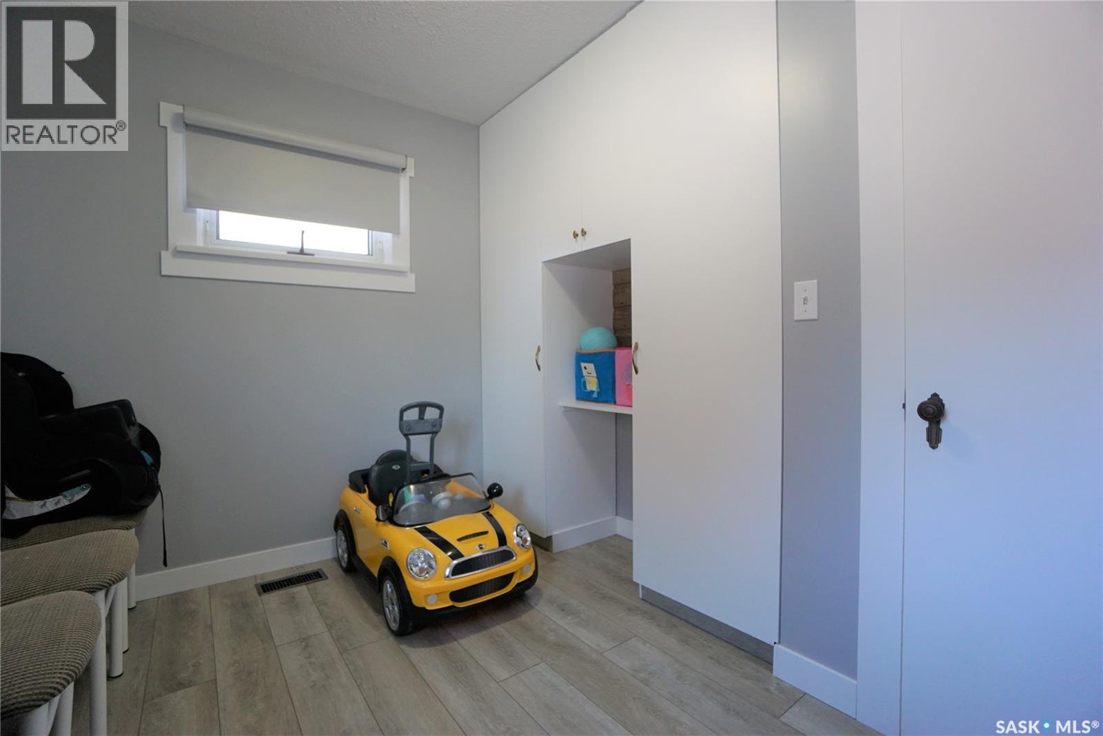 710 Railway Avenue, Milestone, Saskatchewan  S0G 3L0 - Photo 13 - SK020181