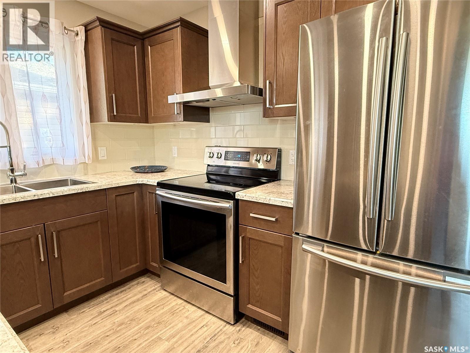 304 Government Road S, Weyburn, Saskatchewan  S4H 2A8 - Photo 16 - SK020177