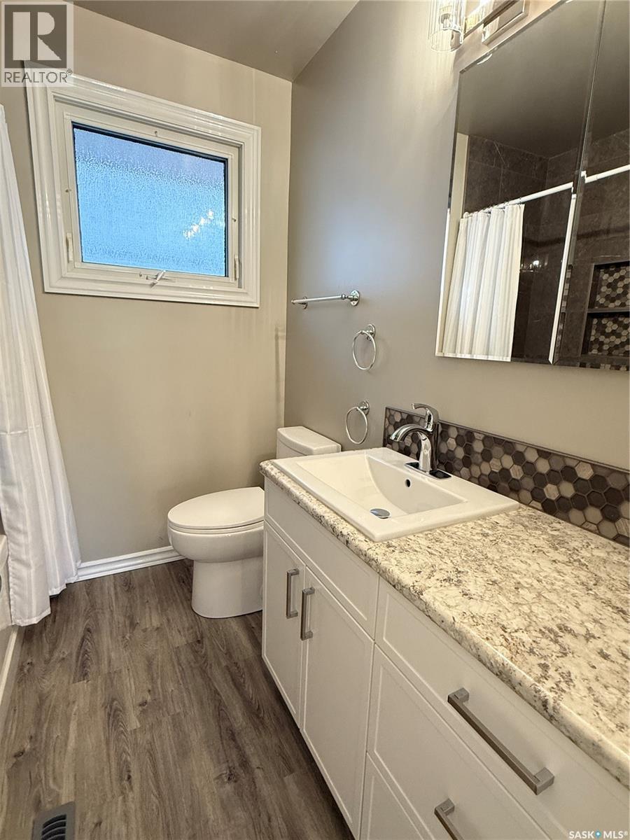 304 Government Road S, Weyburn, Saskatchewan  S4H 2A8 - Photo 20 - SK020177