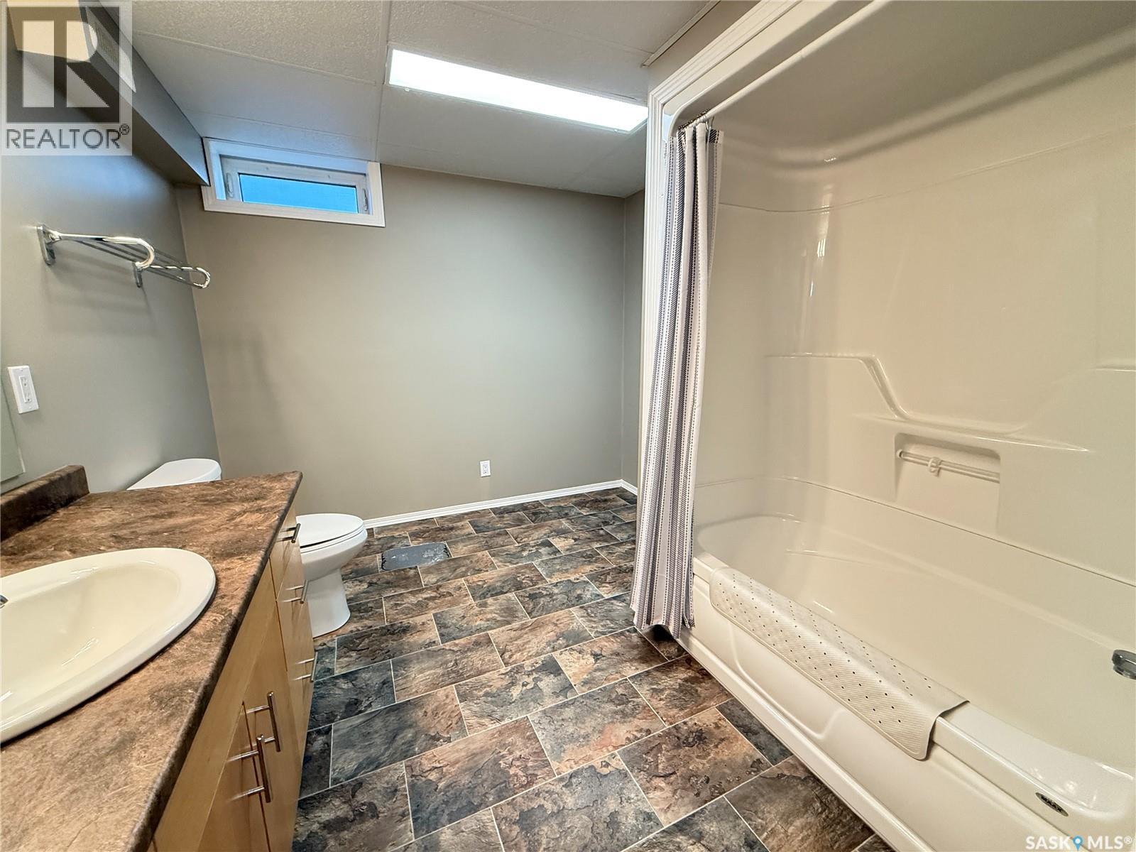 304 Government Road S, Weyburn, Saskatchewan  S4H 2A8 - Photo 25 - SK020177