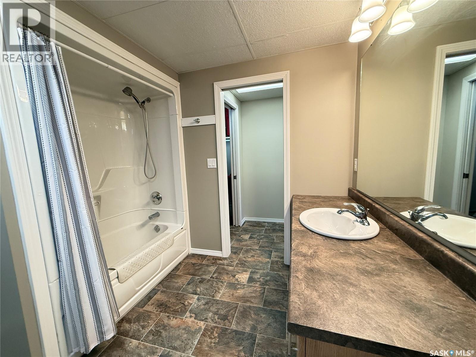 304 Government Road S, Weyburn, Saskatchewan  S4H 2A8 - Photo 26 - SK020177