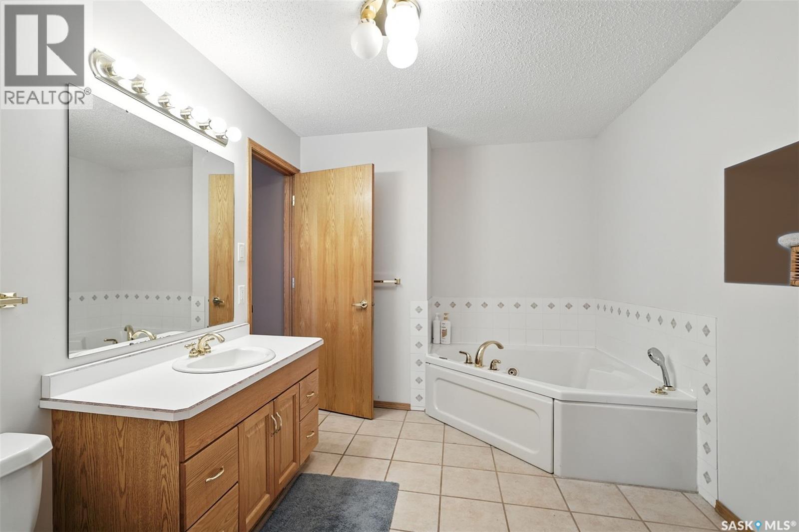 6 Capilano Drive, Saskatoon, Saskatchewan  S7K 4A5 - Photo 29 - SK020172