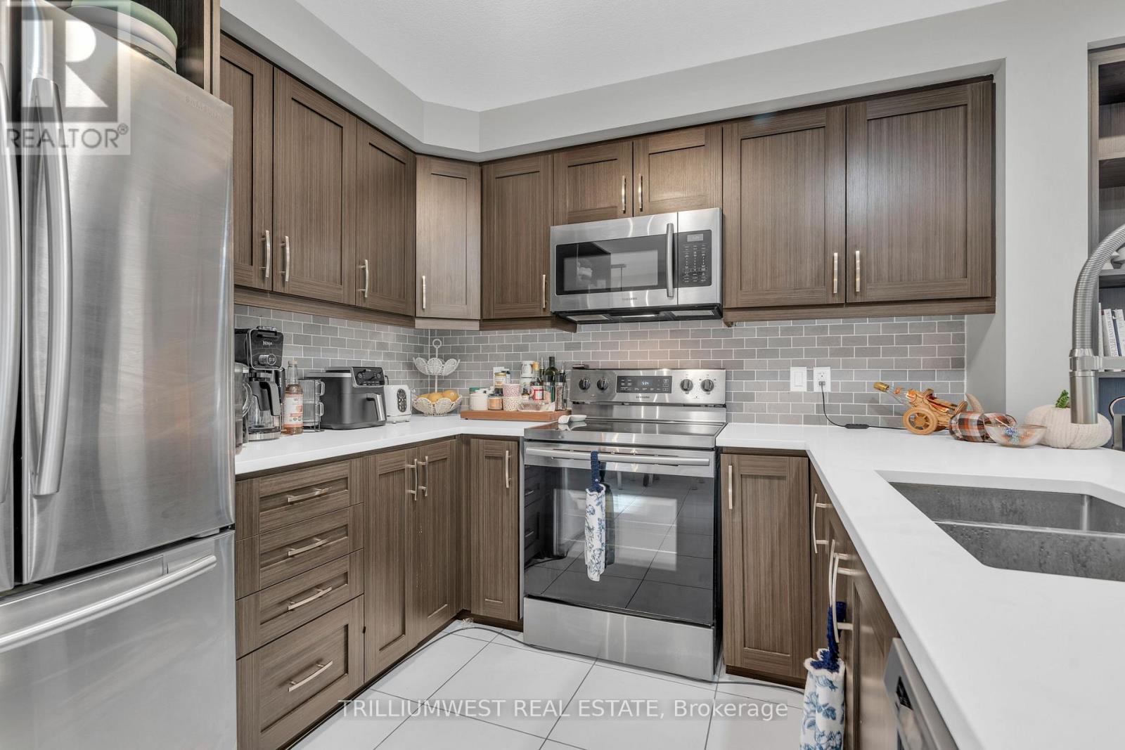 49 Meadowridge Street, Kitchener, Ontario  N2P 0E2 - Photo 12 - X12446719