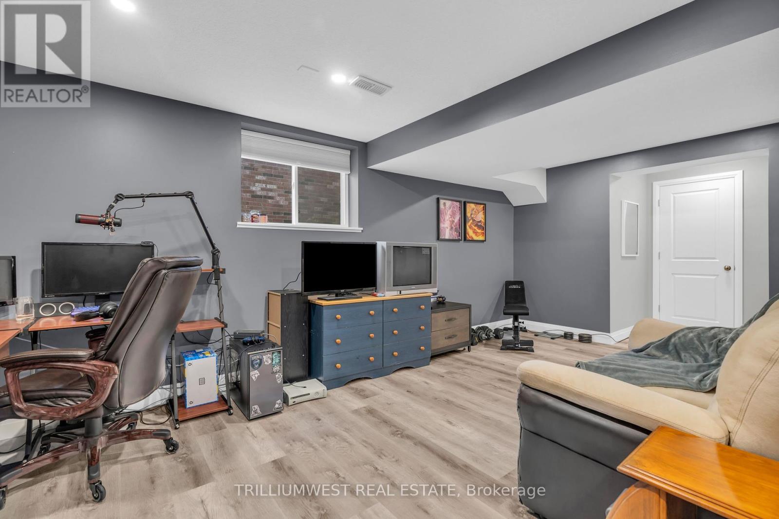 49 Meadowridge Street, Kitchener, Ontario  N2P 0E2 - Photo 31 - X12446719