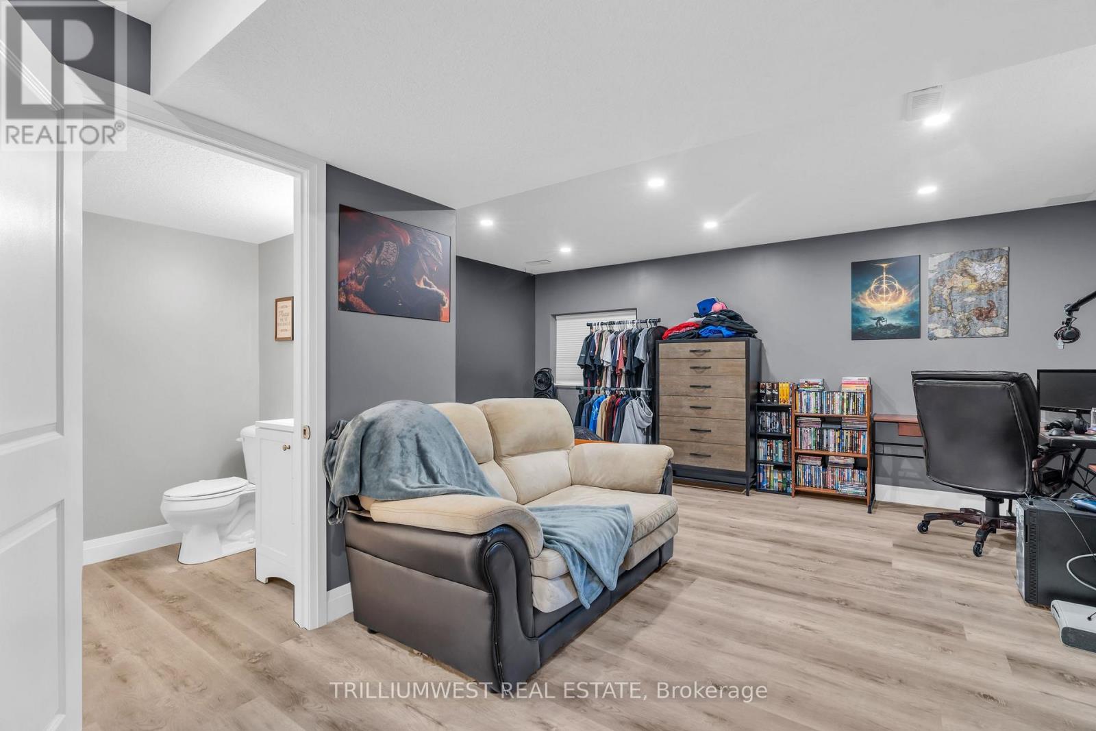 49 Meadowridge Street, Kitchener, Ontario  N2P 0E2 - Photo 32 - X12446719