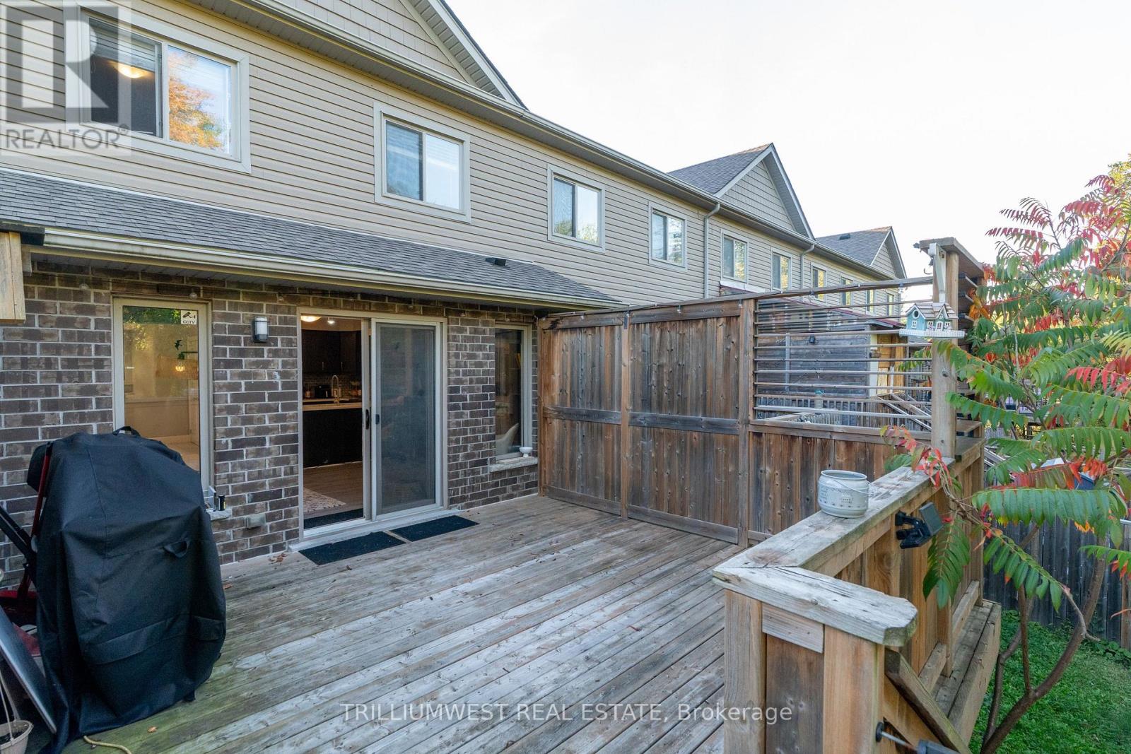 49 Meadowridge Street, Kitchener, Ontario  N2P 0E2 - Photo 40 - X12446719