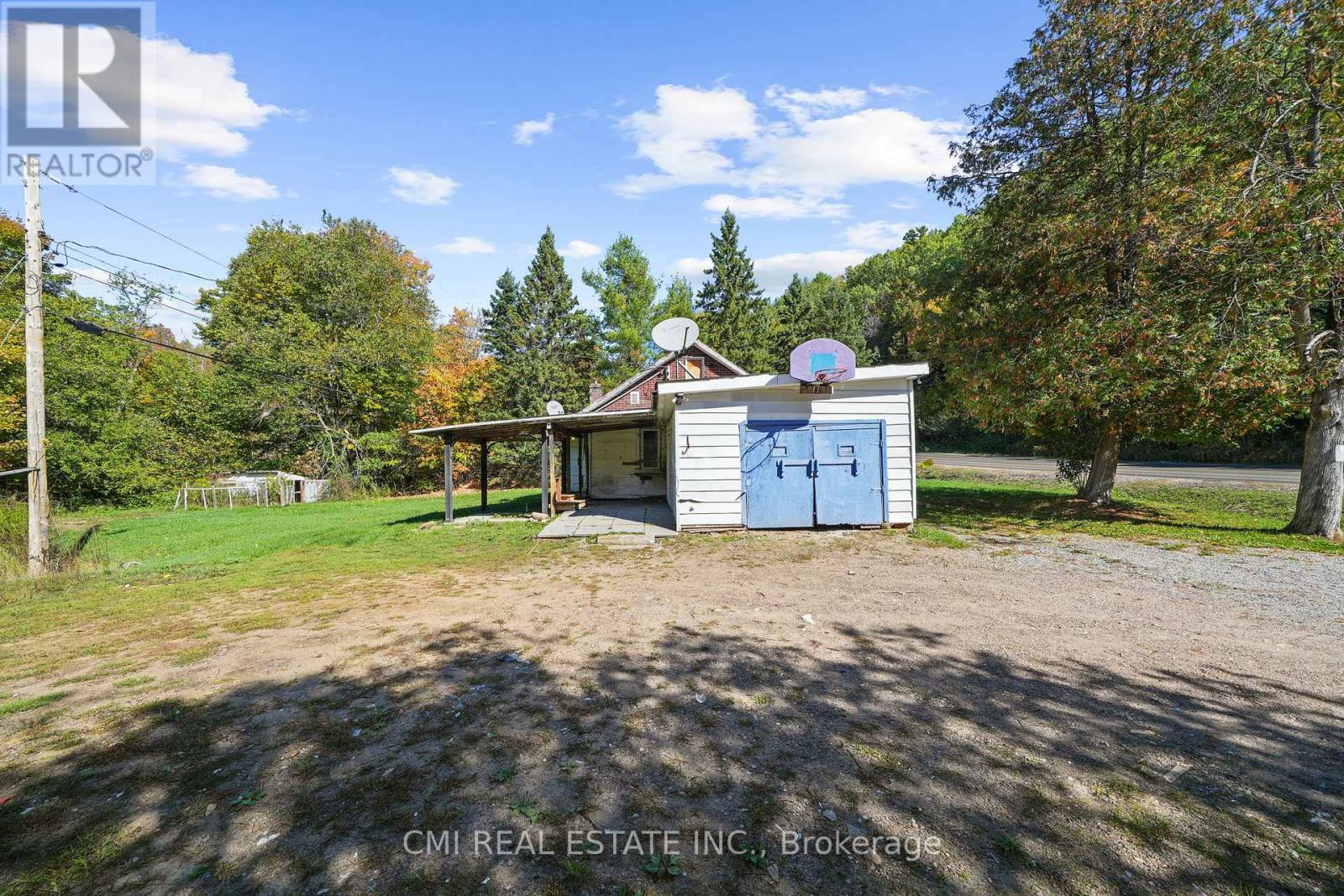 1093 South Lake Road, Minden Hills, Ontario  K0M 2K0 - Photo 2 - X12446722