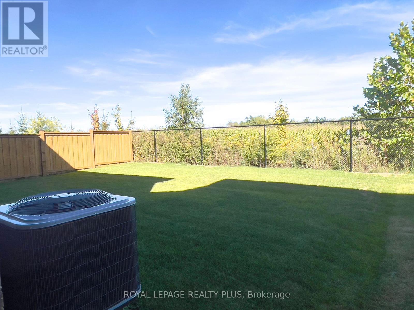 249 Leslie Davis Street, North Dumfries, Ontario  N0B 1E0 - Photo 36 - X12446743