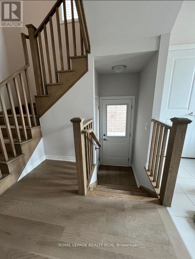 249 Leslie Davis Street, North Dumfries, Ontario  N0B 1E0 - Photo 6 - X12446743
