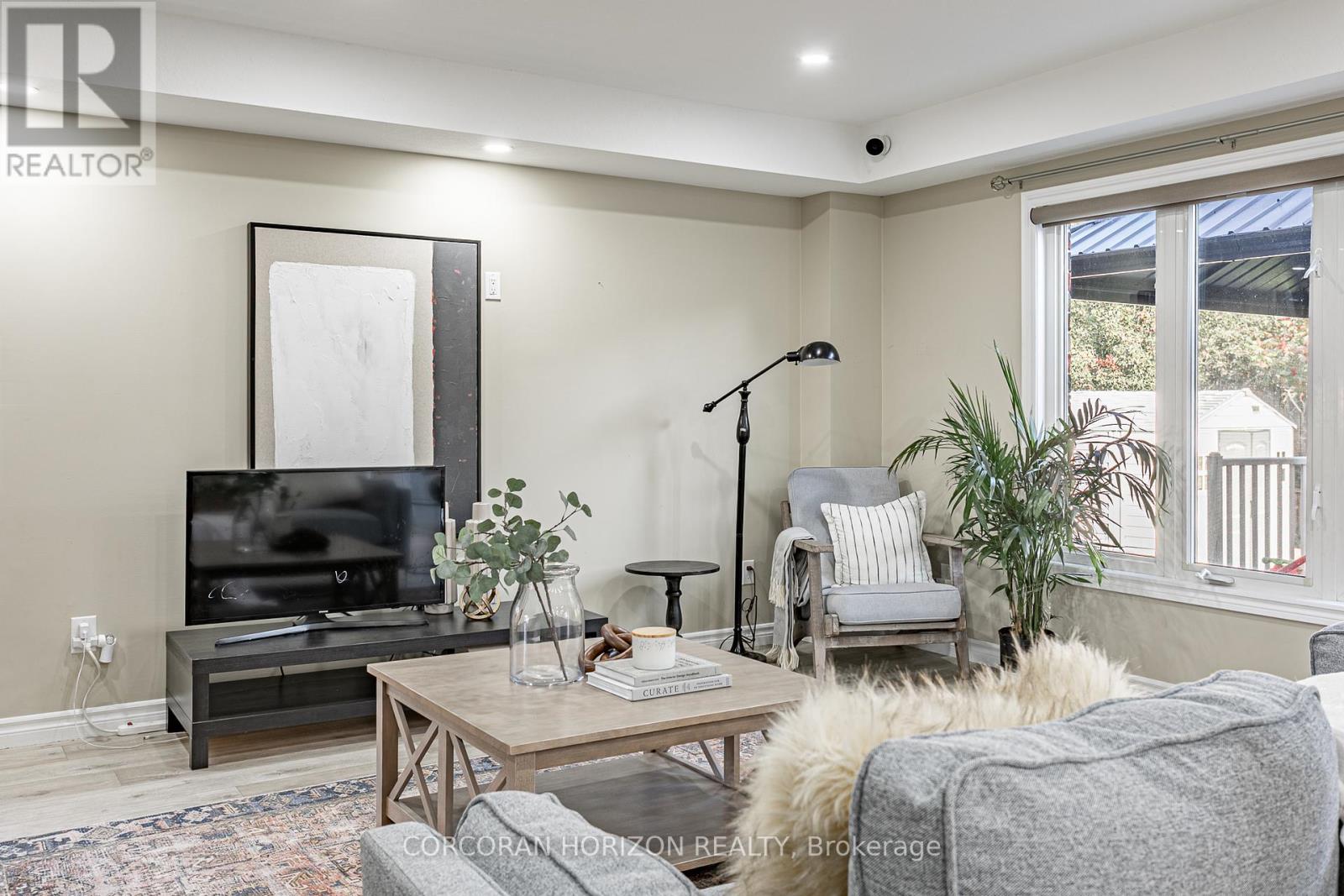 13 Ridgewood Court, Woodstock, Ontario  N4T 0E5 - Photo 6 - X12446771