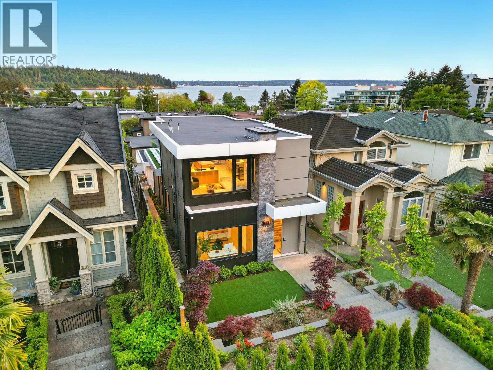1236 Duchess Avenue, West Vancouver, British Columbia  V7T 1H4 - Photo 38 - R3039040