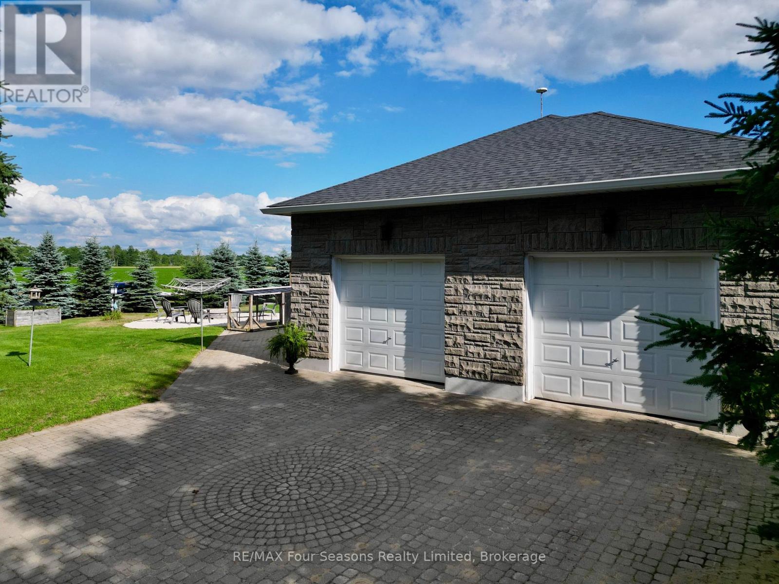 6853 Pine Plains Road, Adjala-Tosorontio, Ontario  L0M 1J0 - Photo 12 - N12446232