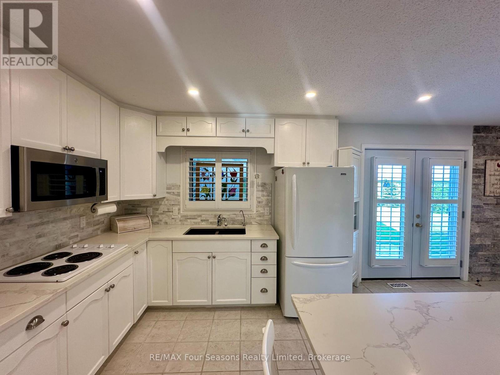 6853 Pine Plains Road, Adjala-Tosorontio, Ontario  L0M 1J0 - Photo 14 - N12446232