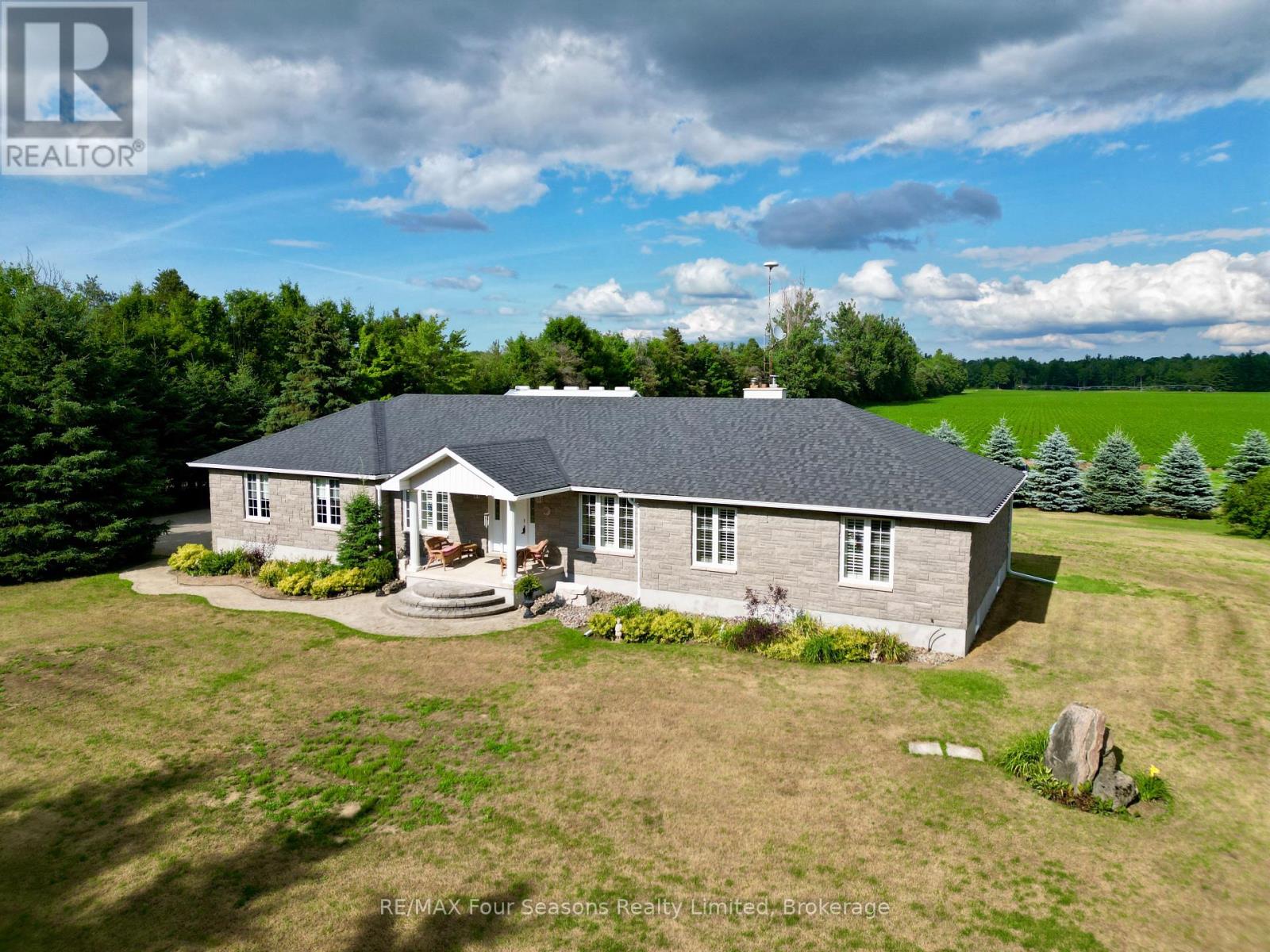 6853 Pine Plains Road, Adjala-Tosorontio, Ontario  L0M 1J0 - Photo 6 - N12446232