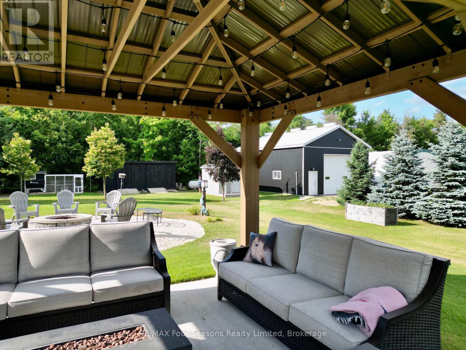 6853 Pine Plains Road, Adjala-Tosorontio, Ontario  L0M 1J0 - Photo 9 - N12446232
