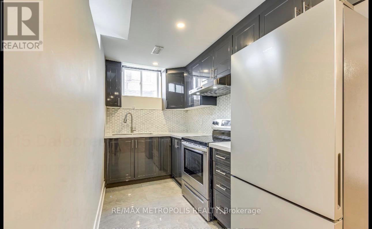 Bsmt - 15 Dalecrest Road, Brampton, Ontario  L6X 5N3 - Photo 9 - W12436904