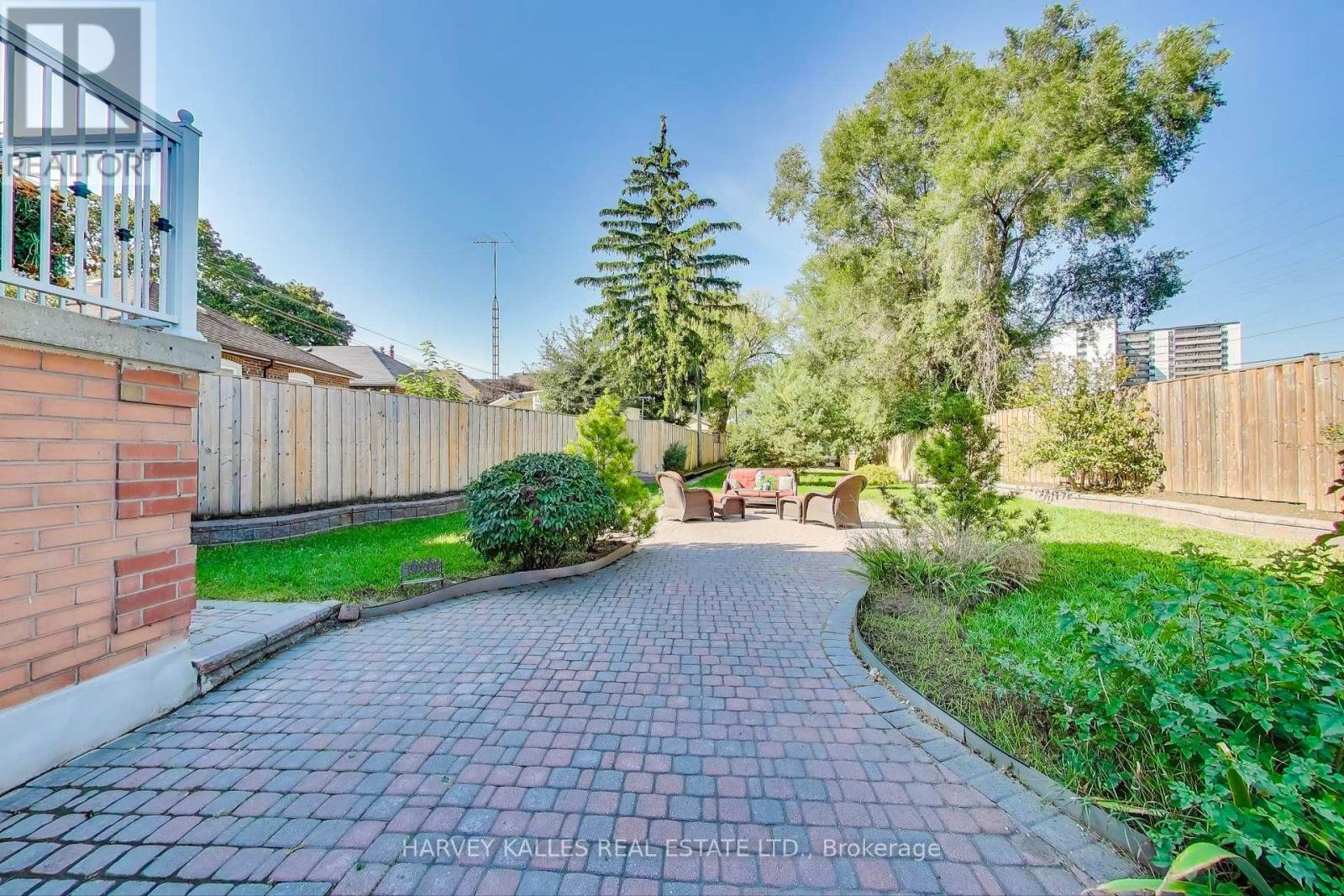 4 Corbett Avenue, Toronto, Ontario  M6N 1V1 - Photo 20 - W12446353