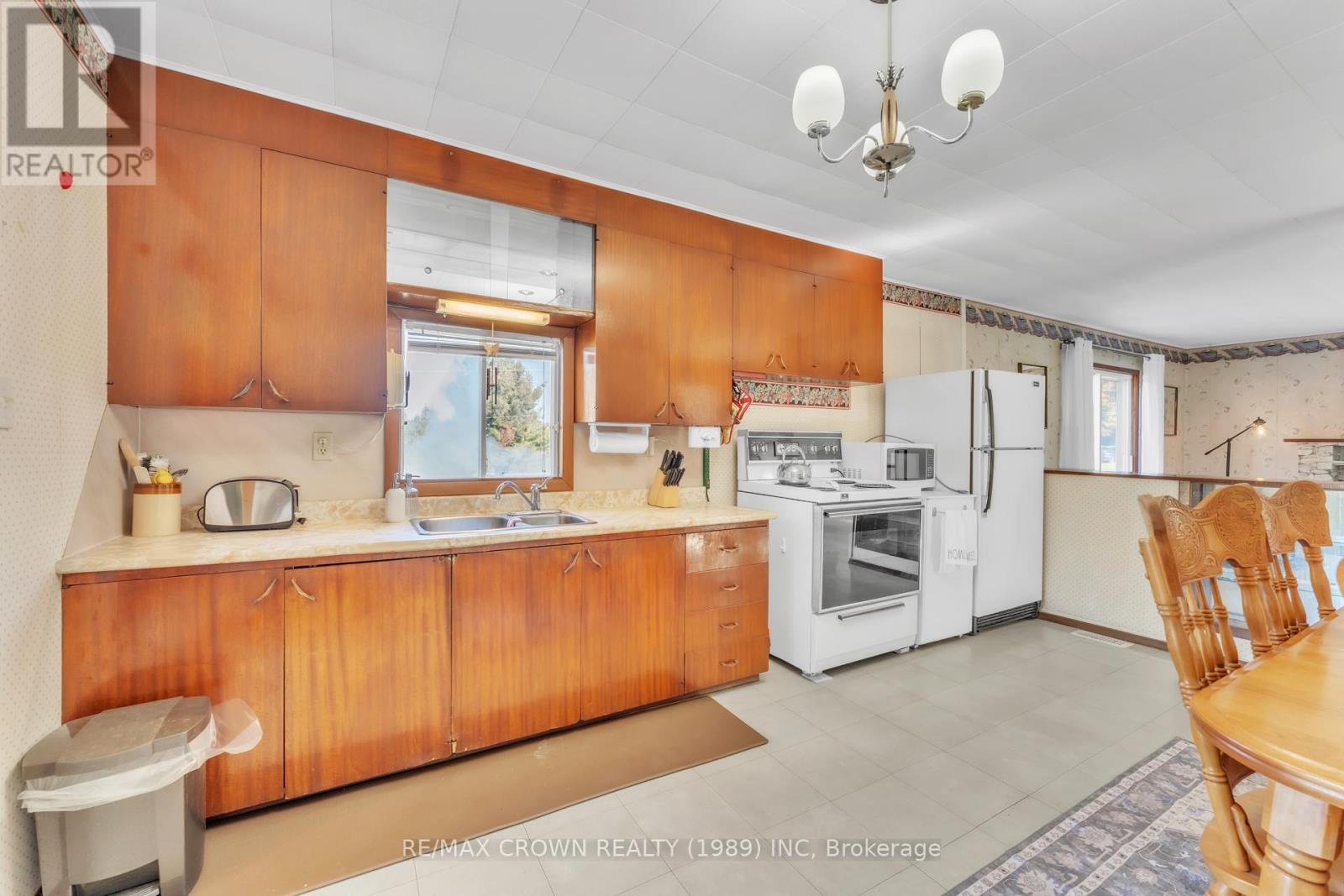 936 Laplante Road, Bonfield, Ontario  P0H 2E0 - Photo 7 - X12447003