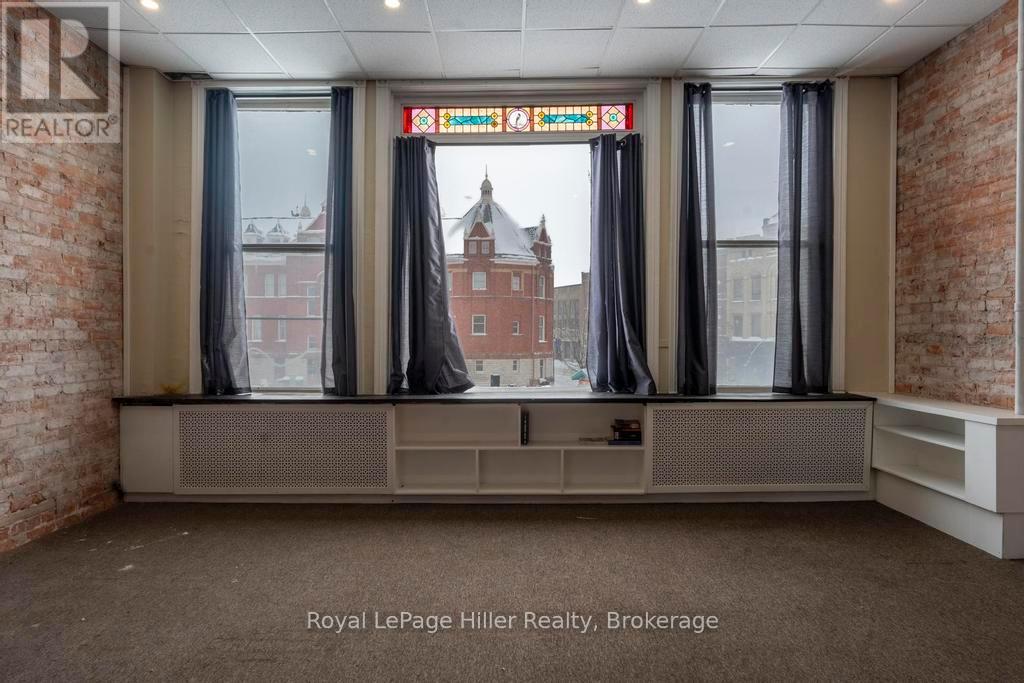 21 Market Place, Stratford, Ontario  N5A 1A4 - Photo 11 - X12447018