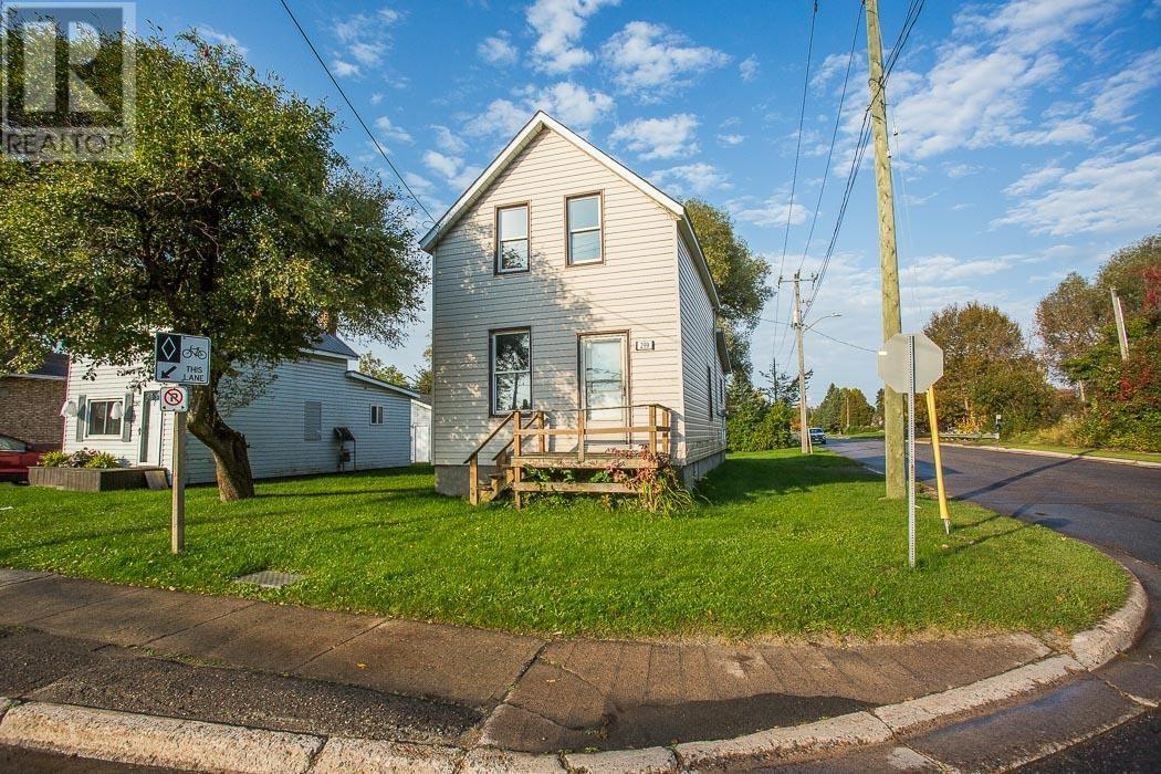 299 Goulais Ave, Sault Ste. Marie, Ontario  P6C 5A2 - Photo 1 - SM252879