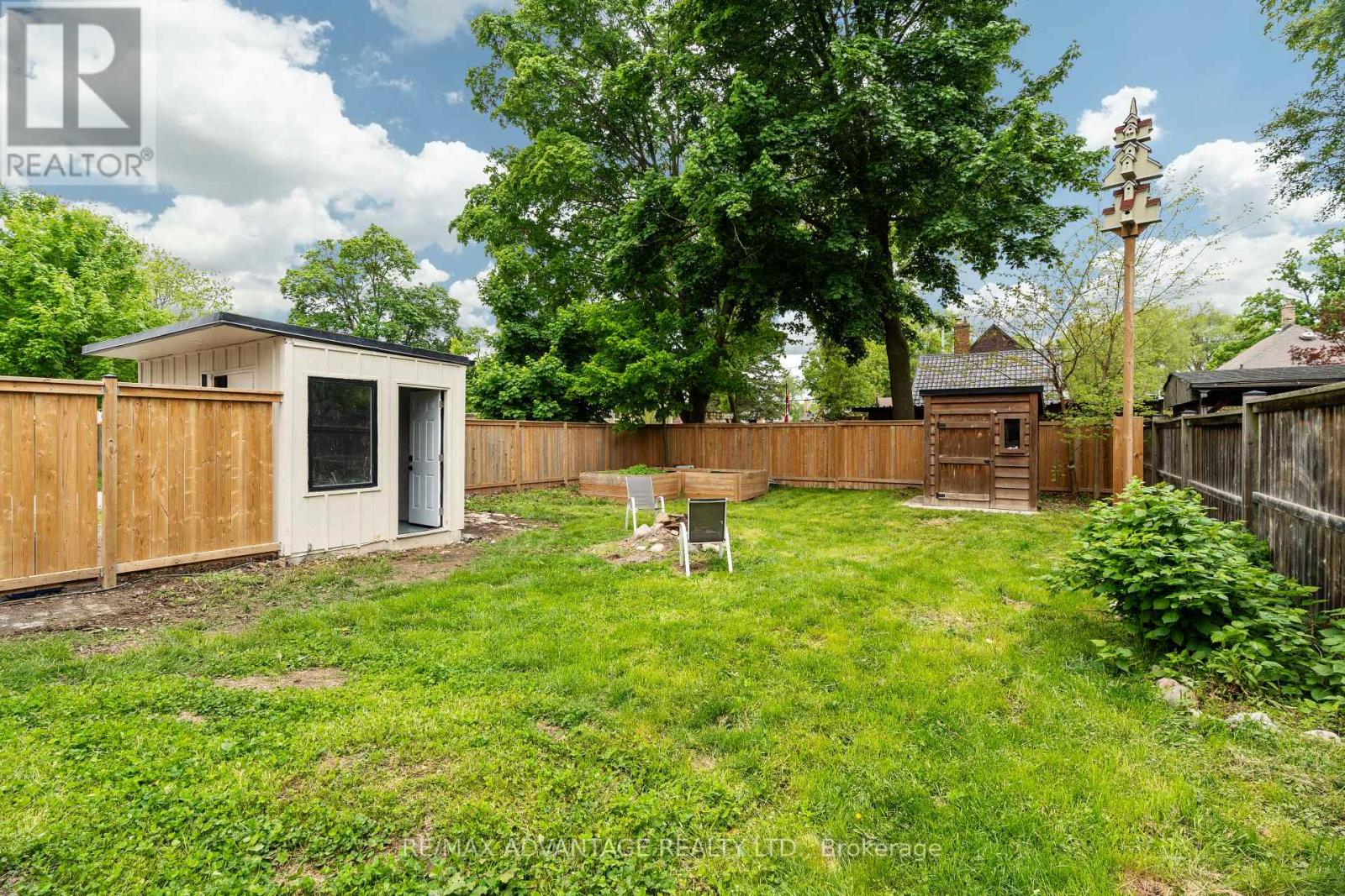 52 Beattie Avenue N, London East (East N), Ontario  N5W 2P2 - Photo 37 - X12447031