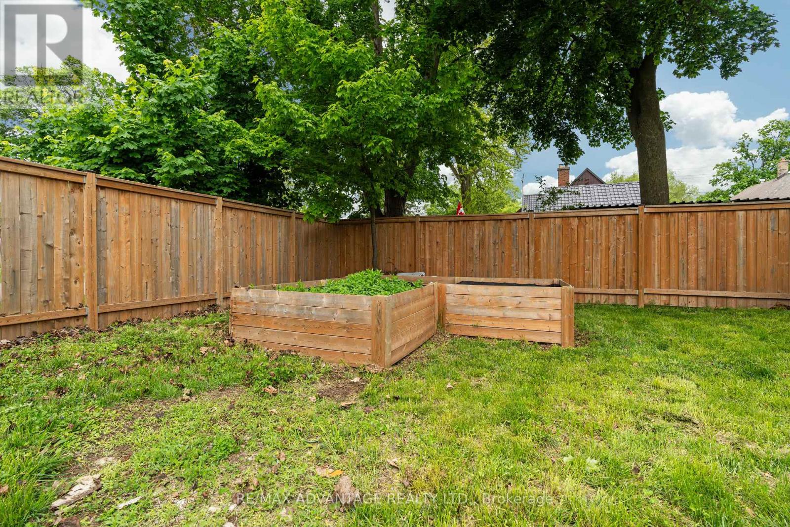 52 Beattie Avenue N, London East (East N), Ontario  N5W 2P2 - Photo 38 - X12447031
