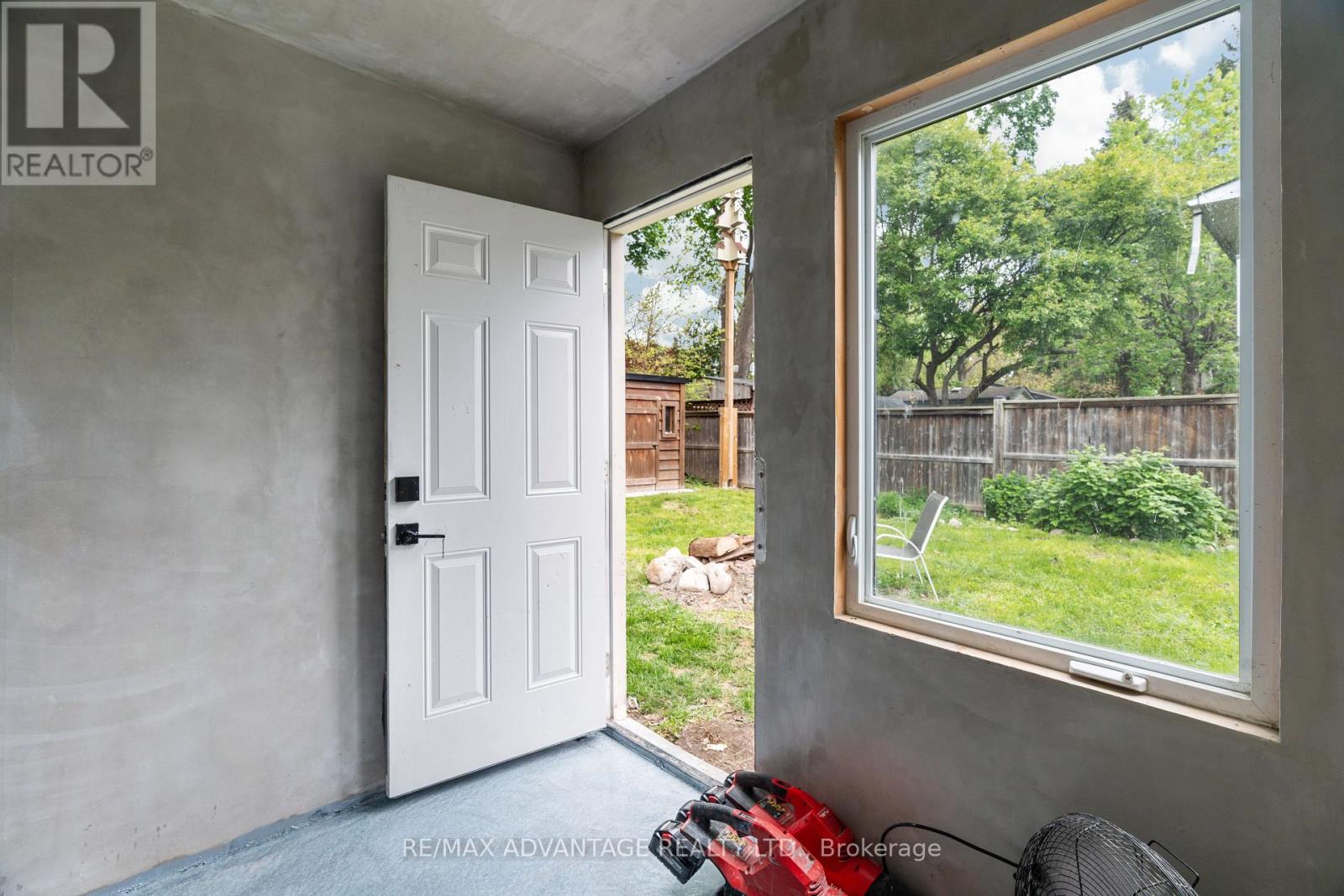 52 Beattie Avenue N, London East (East N), Ontario  N5W 2P2 - Photo 42 - X12447031