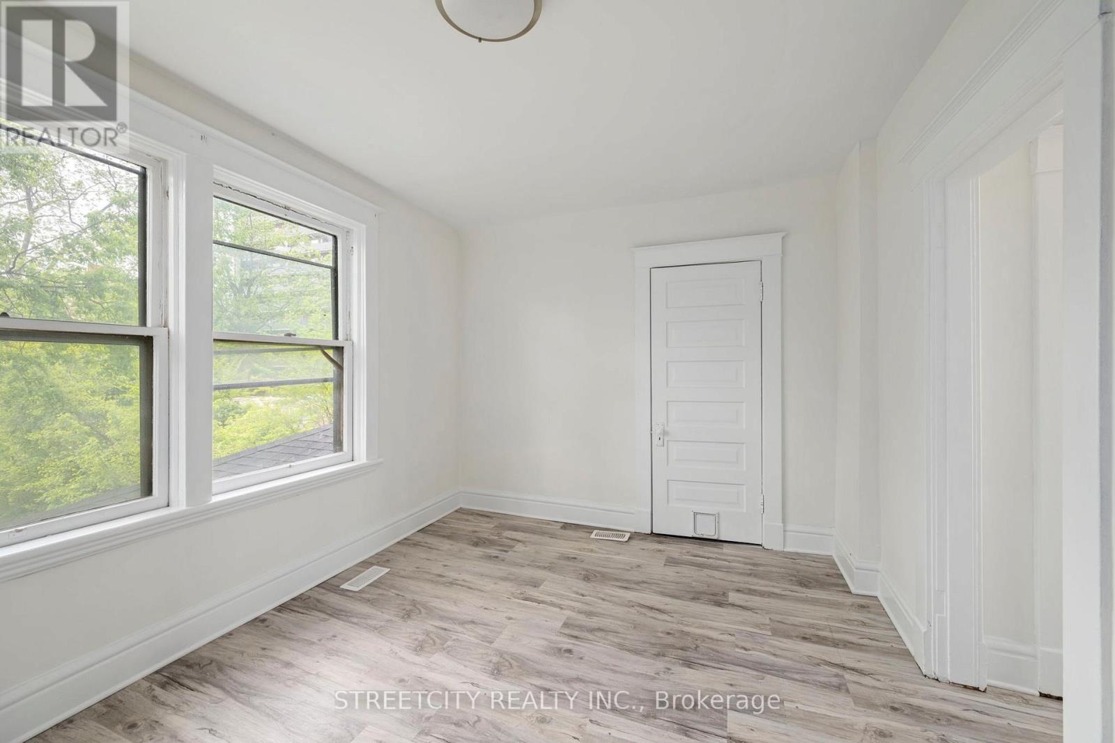 255 Simcoe Street, London East, Ontario  N6B 1J3 - Photo 16 - X12447065