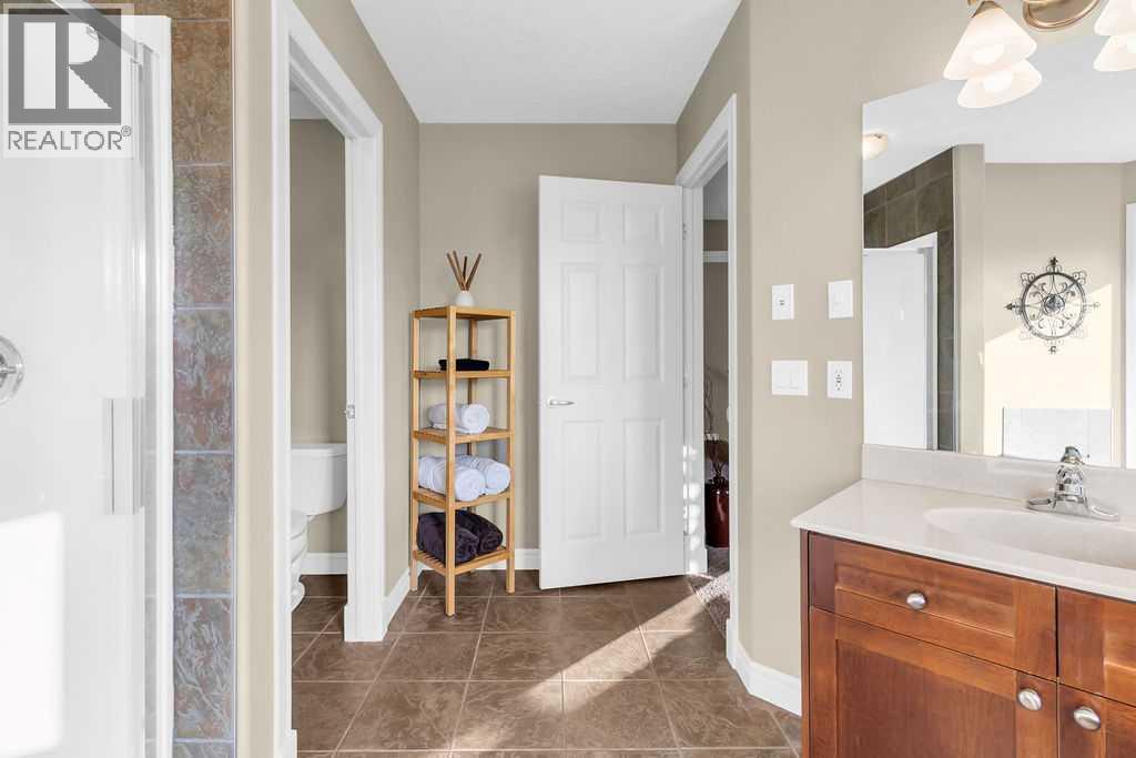 122 Discovery Ridge Gardens Sw, Calgary, Alberta  T3H 5L6 - Photo 24 - A2257802