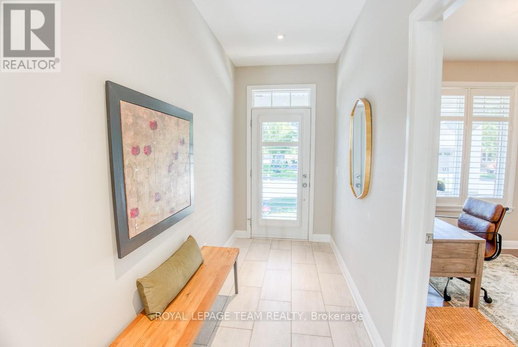 107 Kitsilano Court, Ottawa, Ontario  K2H 0B5 - Photo 2 - X12447055
