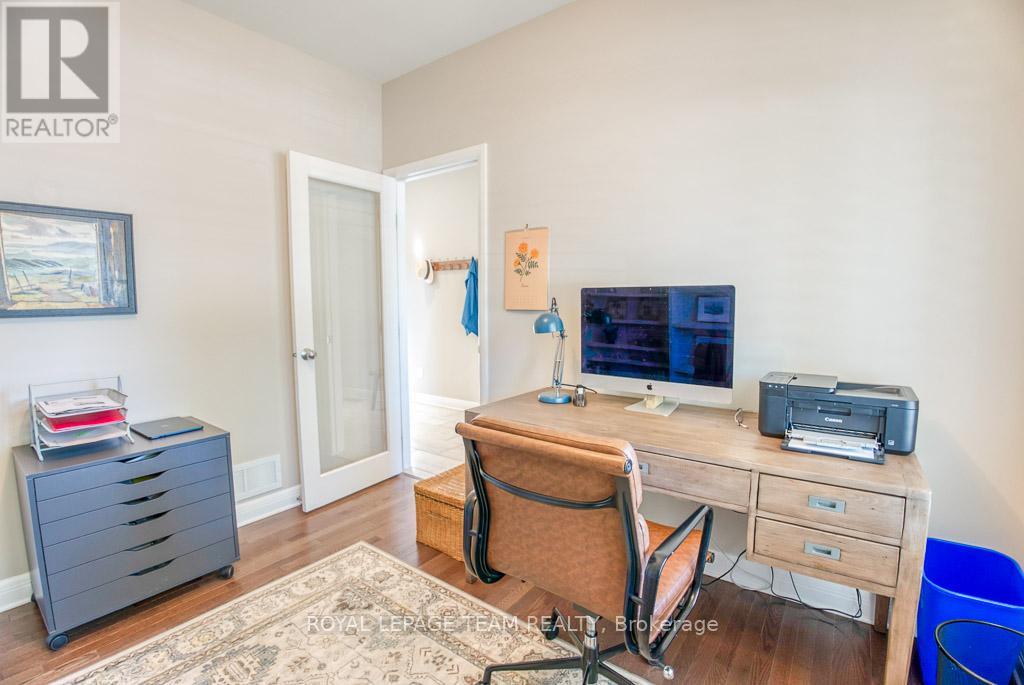 107 Kitsilano Court, Ottawa, Ontario  K2H 0B5 - Photo 4 - X12447055