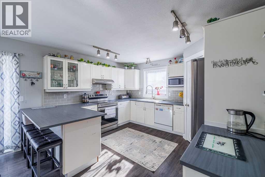 65 Fern Glade Crescent, Sylvan Lake, Alberta  T4S 1Z5 - Photo 5 - A2262476