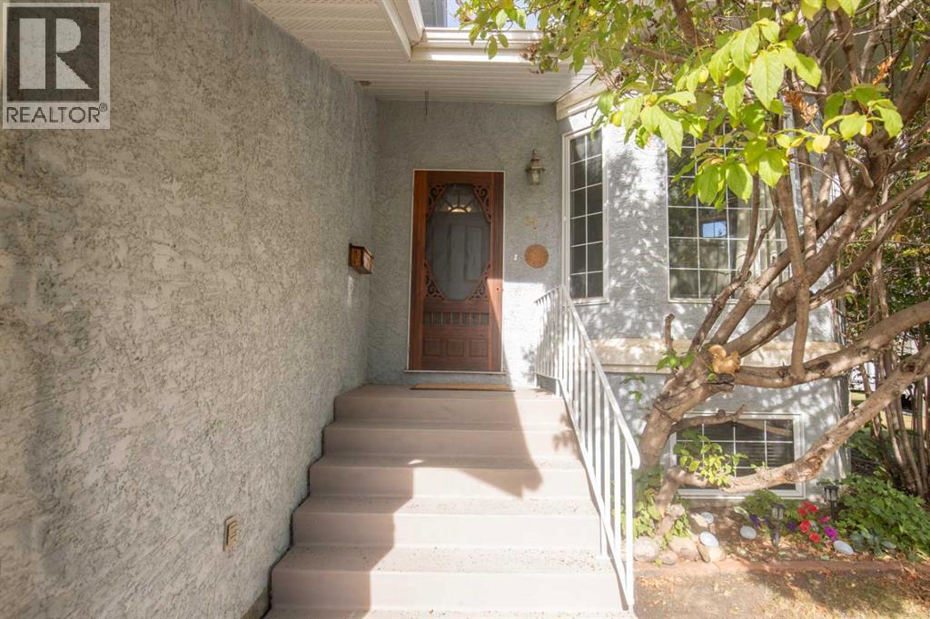 61 Pickwick Lane, Lacombe, Alberta  T4L 1T5 - Photo 3 - A2262118