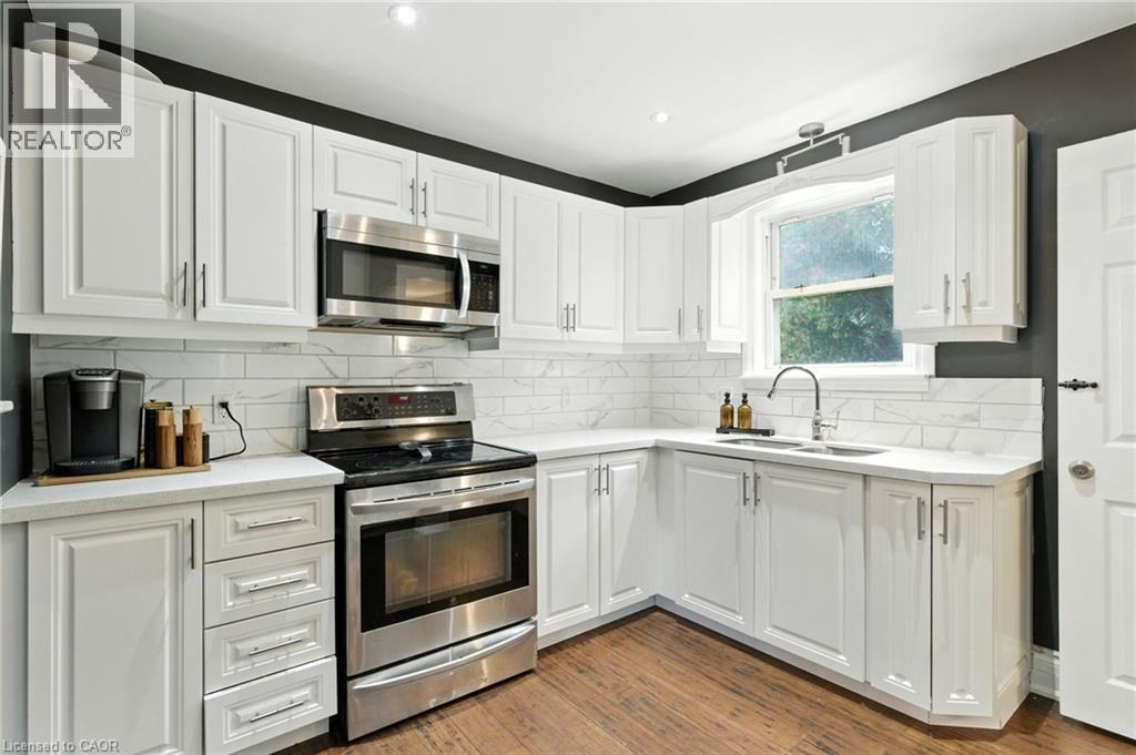 417 East 37th Street, Hamilton, Ontario  L8V 4B7 - Photo 11 - 40776567
