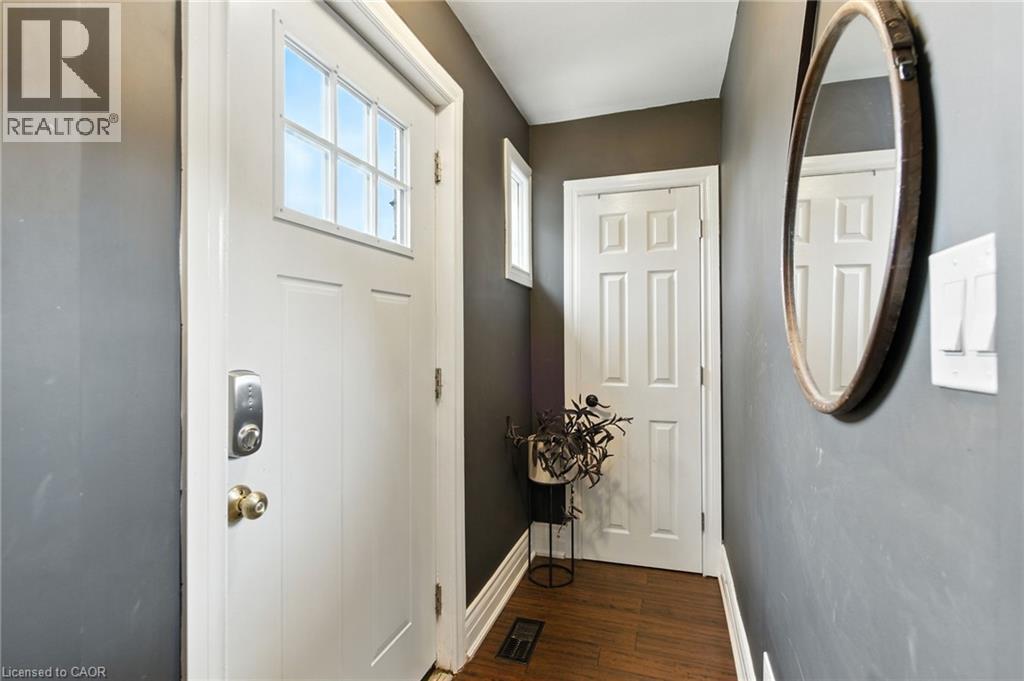 417 East 37th Street, Hamilton, Ontario  L8V 4B7 - Photo 4 - 40776567