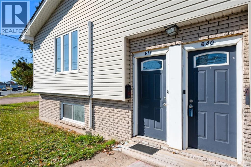 638-640 Elmwood Drive, Moncton, New Brunswick  E1A 2X5 - Photo 2 - NB126734