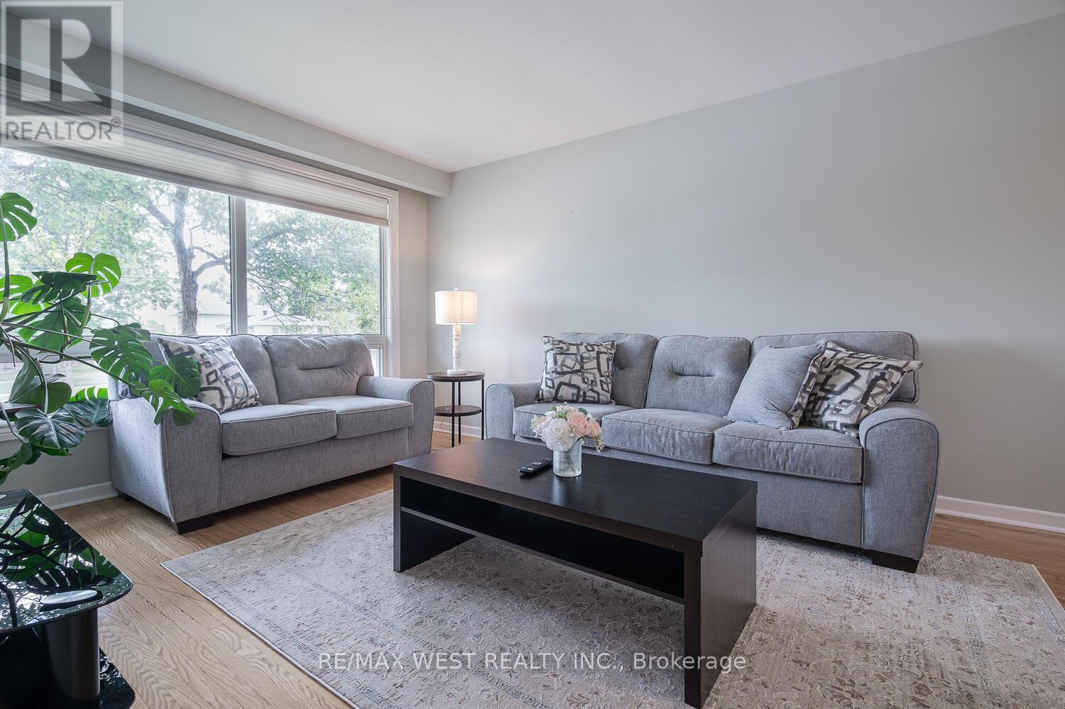 142 Cundles Road E, Barrie (Cundles East), Ontario  L4M 2Z9 - Photo 5 - S12283575