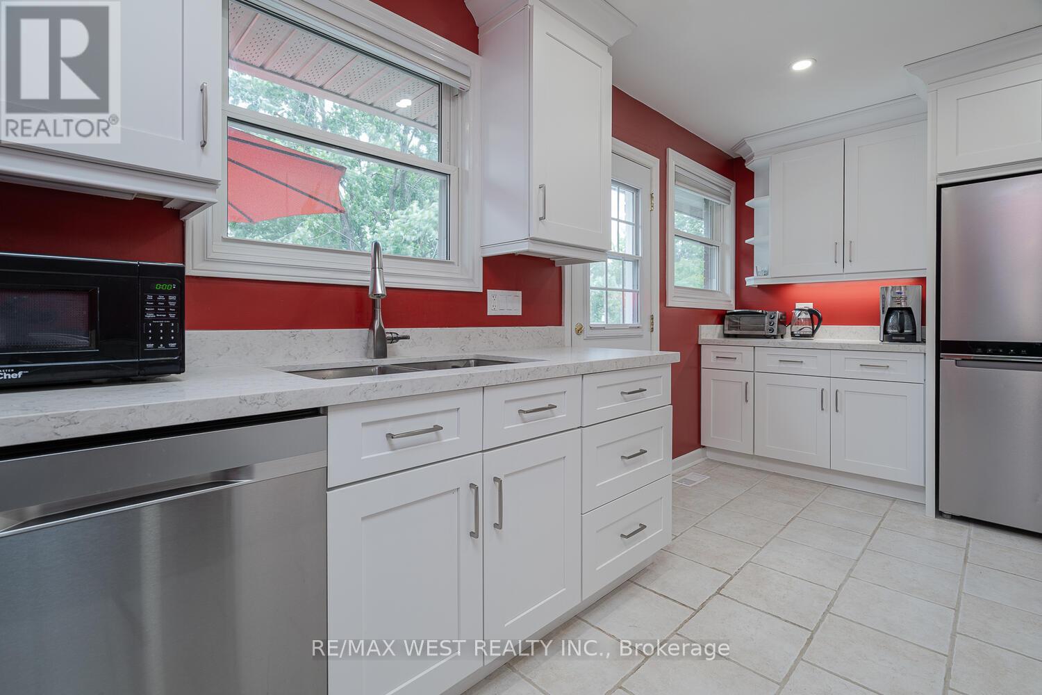 142 Cundles Road E, Barrie (Cundles East), Ontario  L4M 2Z9 - Photo 9 - S12283575