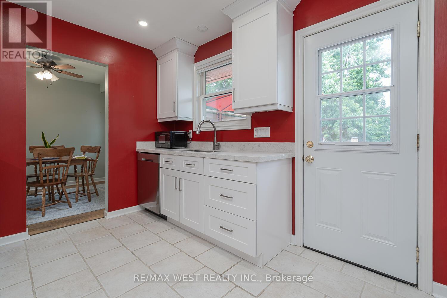 142 Cundles Road E, Barrie (Cundles East), Ontario  L4M 2Z9 - Photo 10 - S12283575